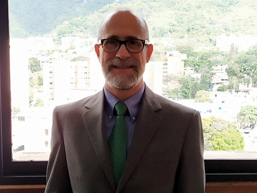 Entrevista a nuestro Director de Mercadeo y Ventas Entrevista a nuestro Director de Mercadeo y Ventas